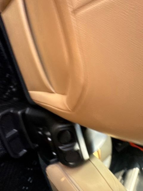 Used 2018 Jeep Wrangler Unlimited Sahara AWD/4WD image 24
