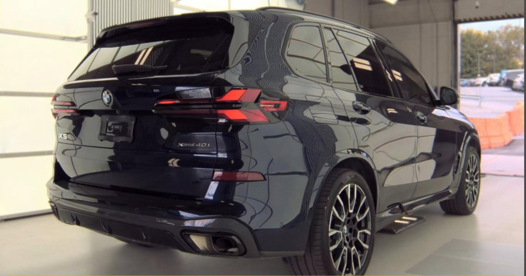 Used 2024 BMW X5 xDrive40i w/ M Sport Package AWD/4WD image 2