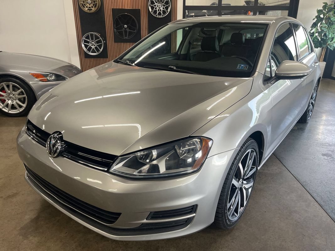 Used 2015 Volkswagen Golf TDI S FWD image 2