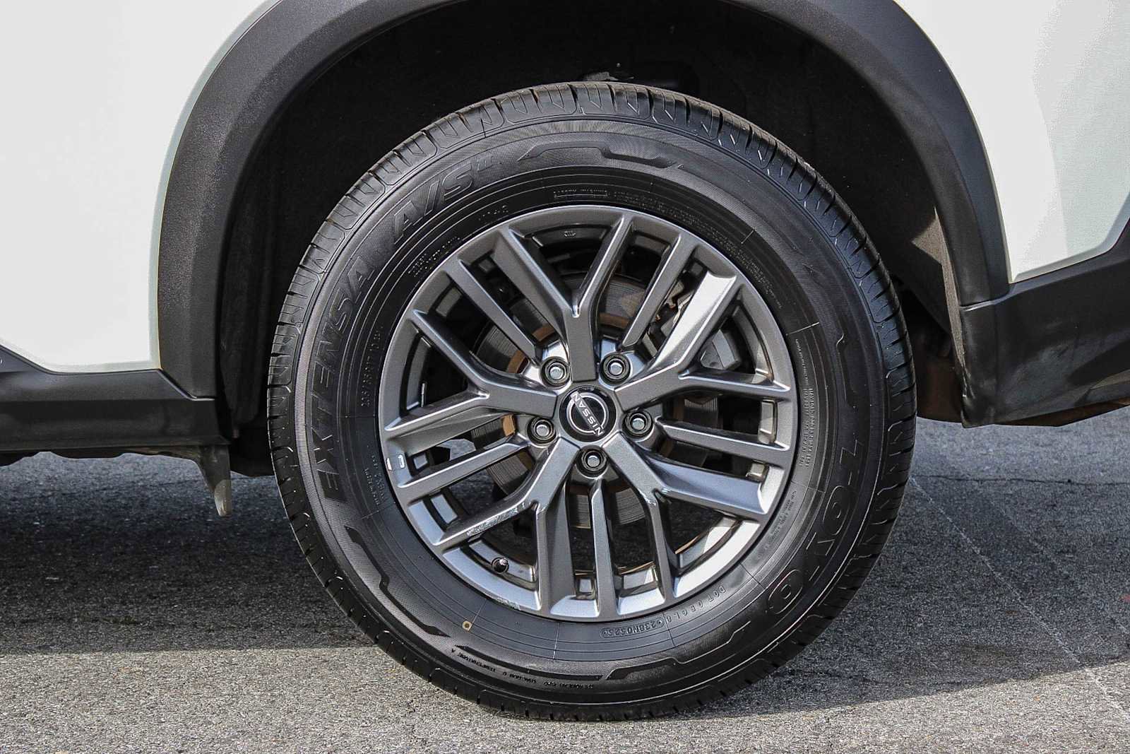 Used 2023 Nissan Rogue S image 8