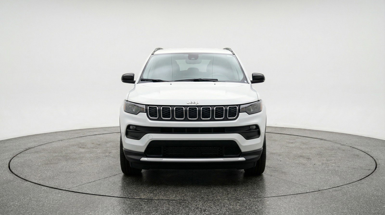Used 2025 Jeep Compass Latitude AWD/4WD image 2