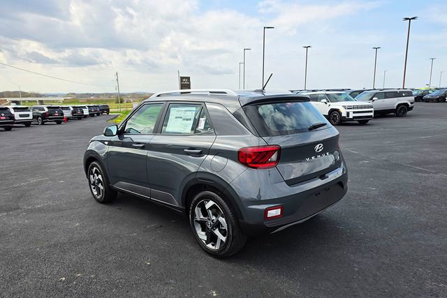 New 2026 Hyundai Venue SEL FWD image 5