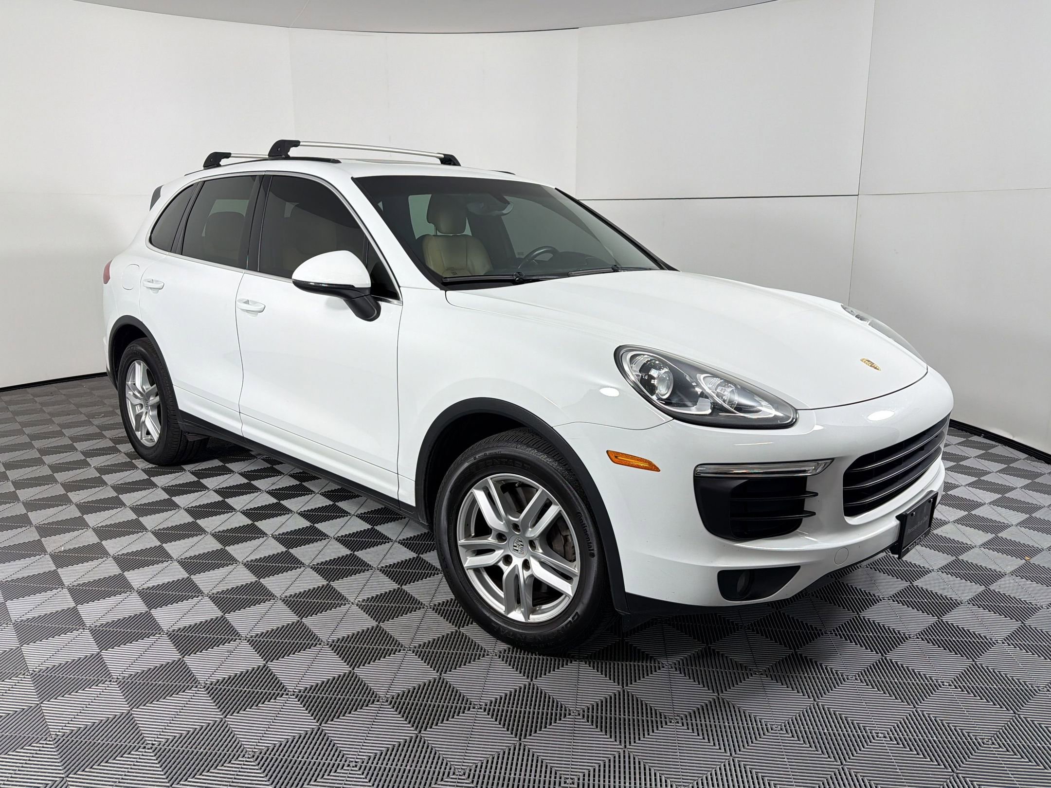 Used 2016 Porsche Cayenne AWD/4WD image 7