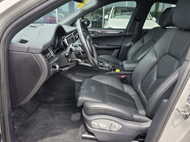 Used 2023 Porsche Macan S AWD/4WD image 11