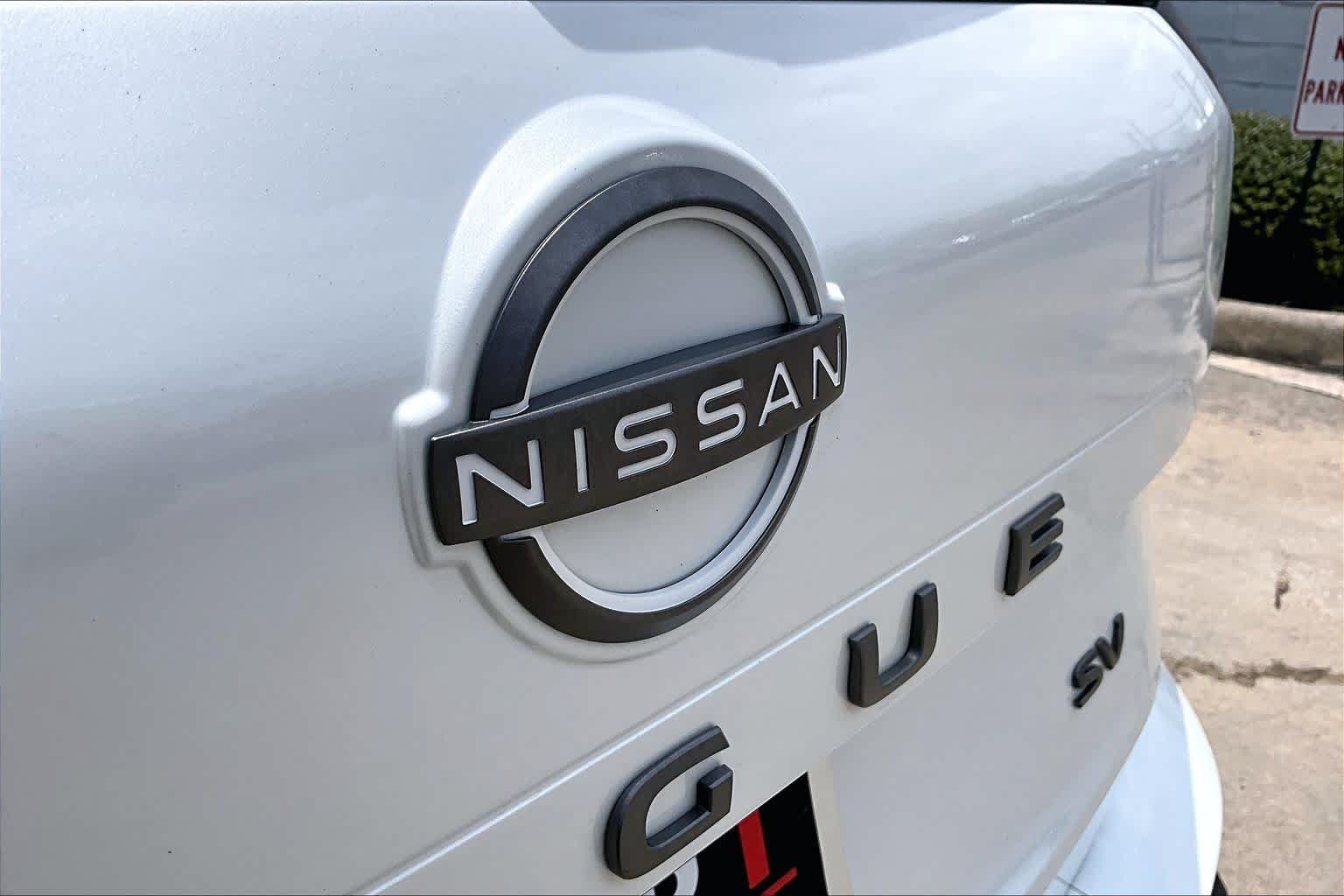 Certified 2024 Nissan Rogue SV FWD image 30