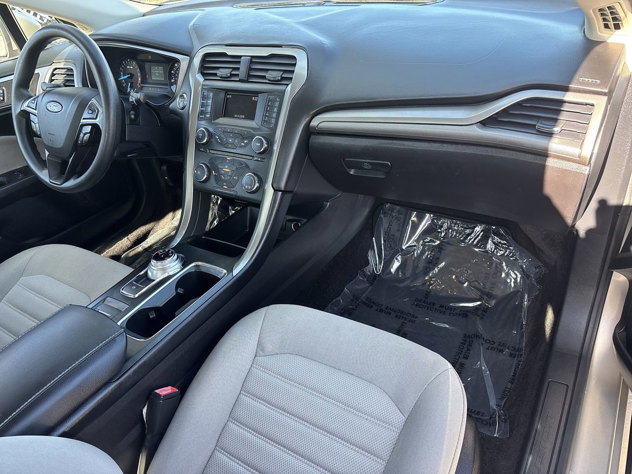 Used 2017 Ford Fusion S FWD image 11
