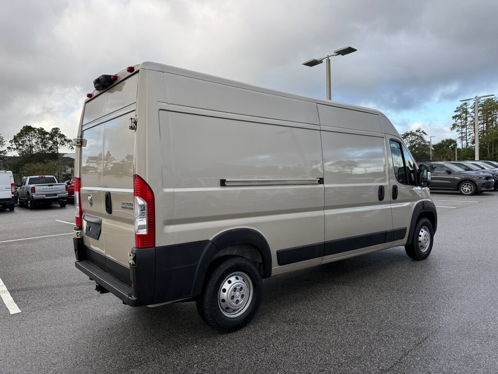 Used 2023 RAM ProMaster 2500 w/ Convenience Group FWD image 3
