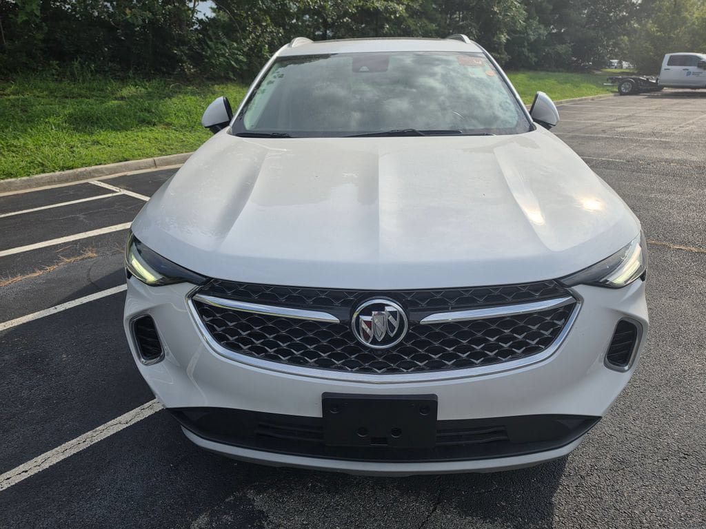 Used 2023 Buick Envision Avenir FWD image 2