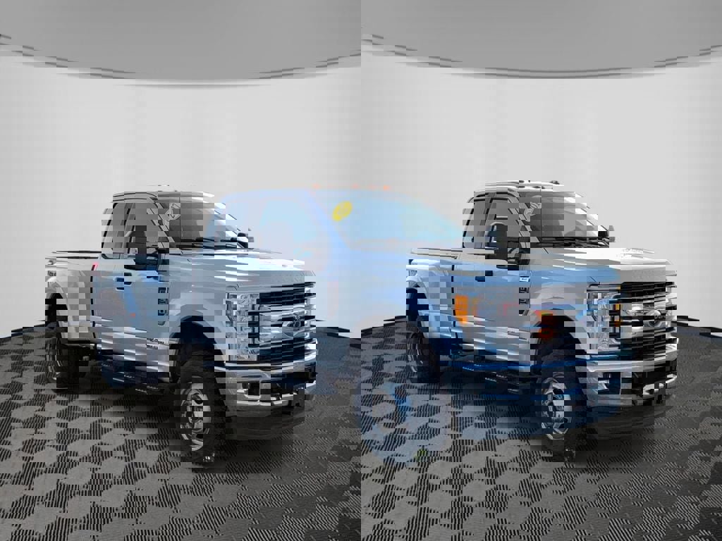 Used 2017 Ford F350 XLT w/ XLT Value Package image 3