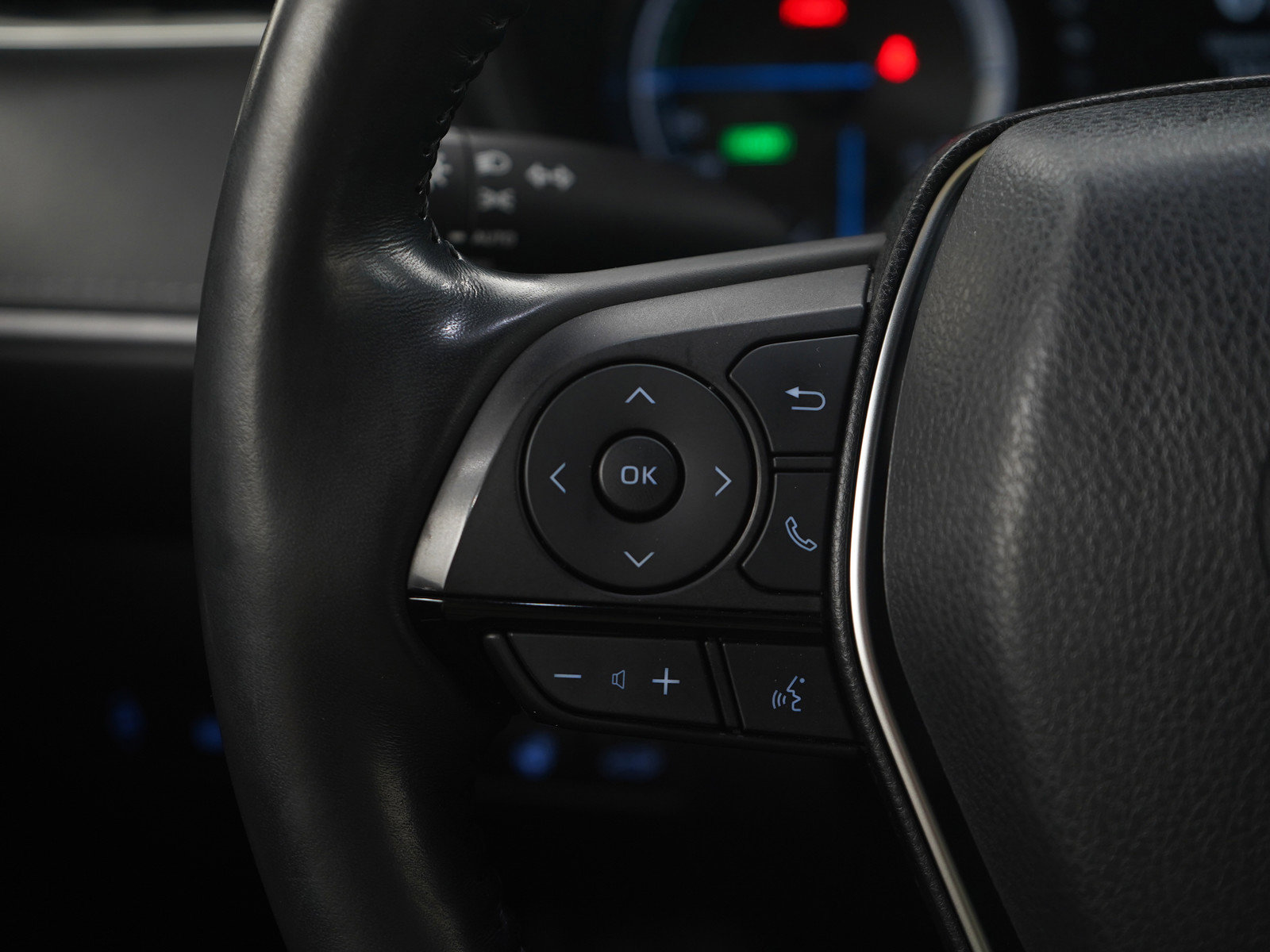 Used 2021 Toyota Venza XLE image 25