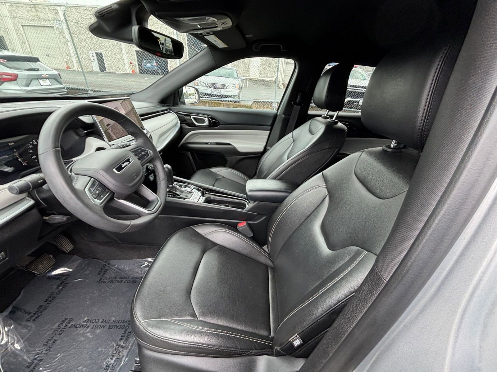 Used 2025 Jeep Compass Limited AWD/4WD image 28