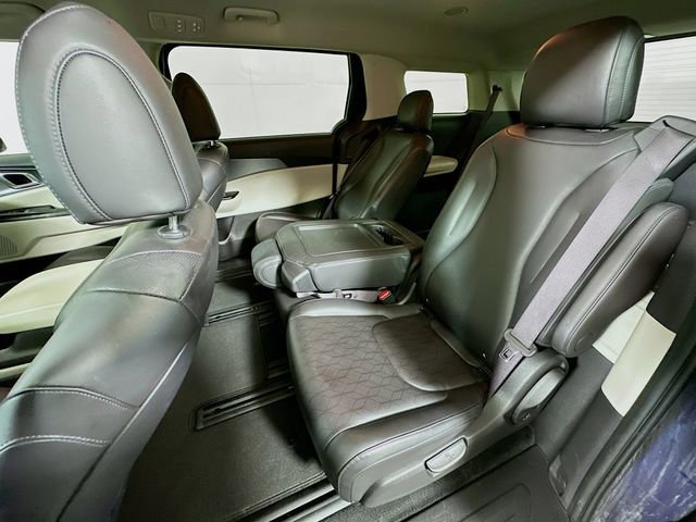 Used 2024 Kia Carnival LX image 22