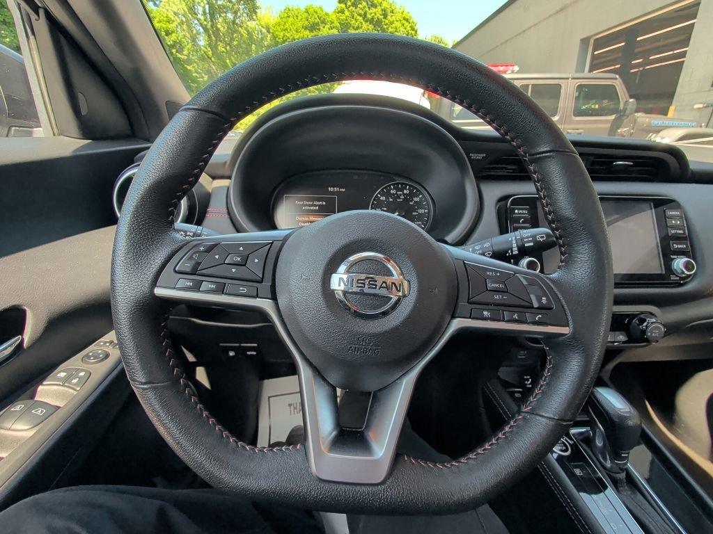 Used 2021 Nissan Kicks SR w/ Interior Electronics Package FWD image 19