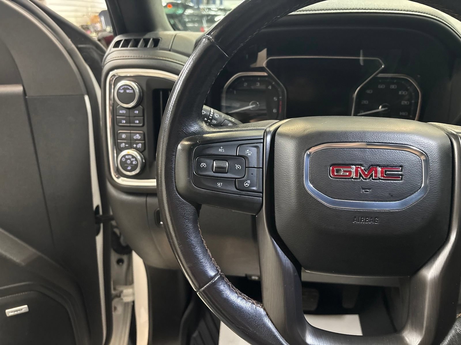 Used 2020 GMC Sierra 1500 AT4 w/ AT4 Premium Package AWD/4WD image 16