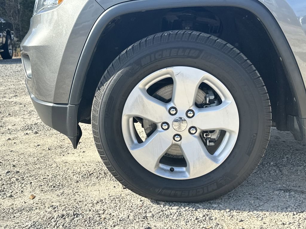 Used 2012 Jeep Grand Cherokee Laredo image 11