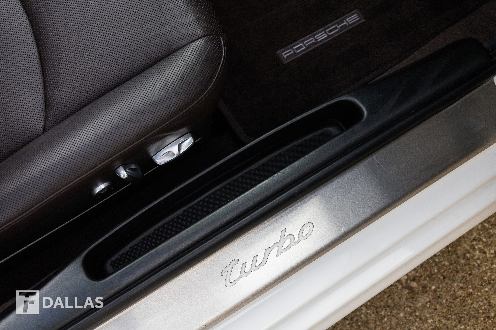 Used 2012 Porsche 911 Turbo image 34