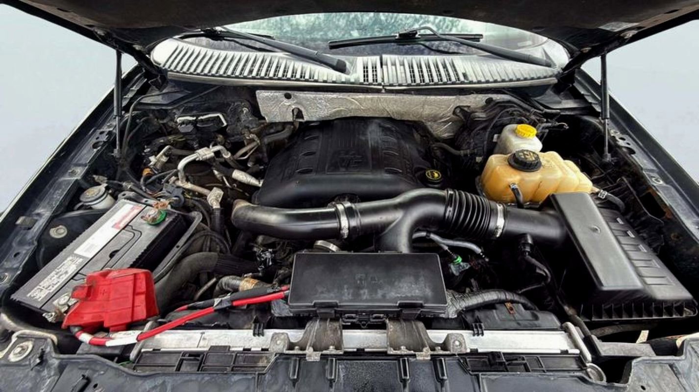 Used 2017 Ford Expedition EL XLT image 17