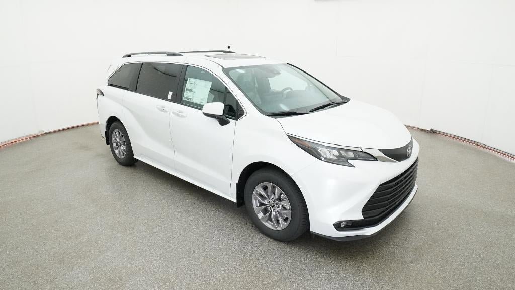 New 2026 Toyota Sienna XLE FWD image 13