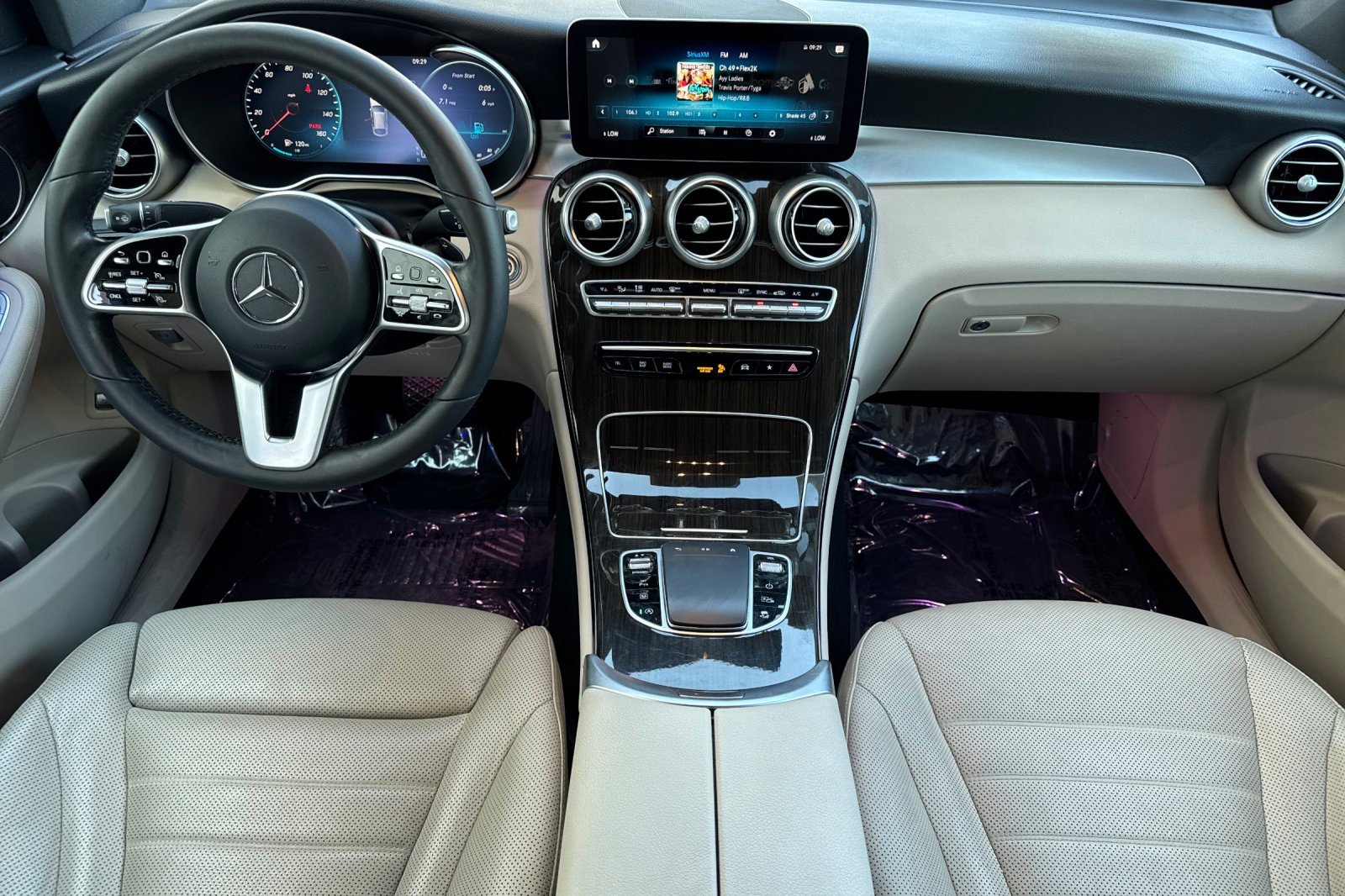 Used 2021 Mercedes-Benz GLC 300 4MATIC Coupe image 16