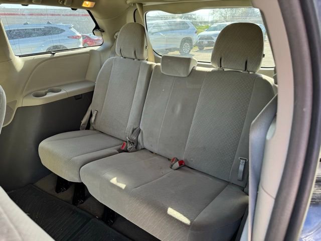 Used 2016 Toyota Sienna LE FWD image 7