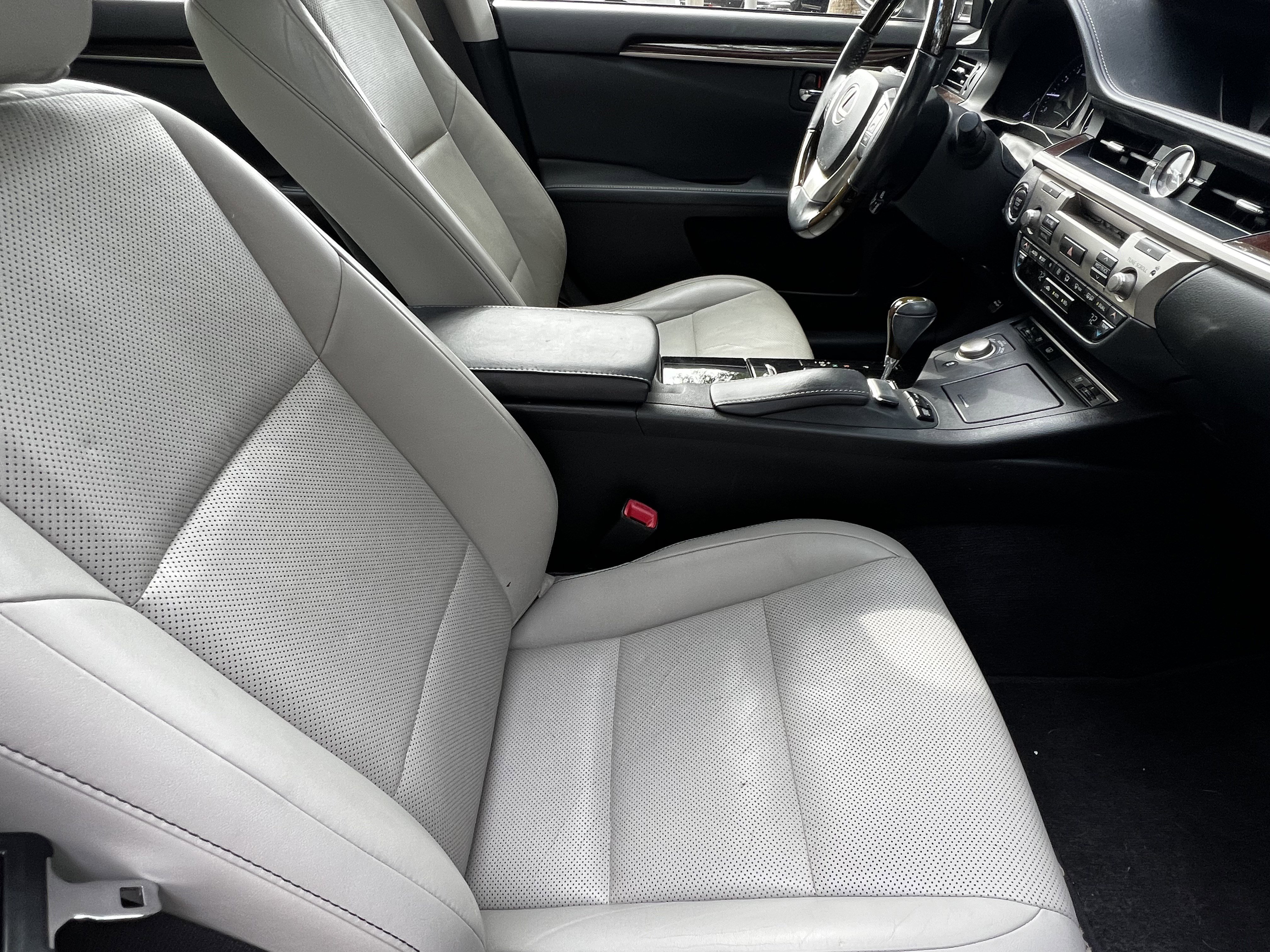 Used 2013 Lexus ES 350 w/ Luxury Pkg FWD image 45