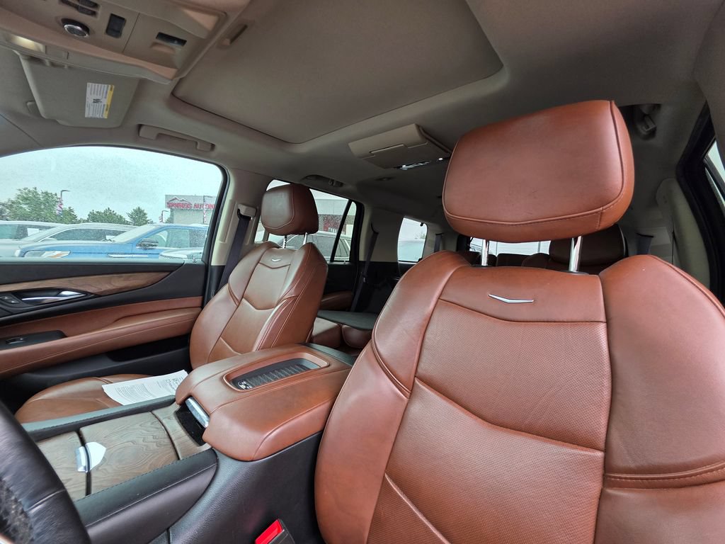 Used 2018 Cadillac Escalade Premium Luxury AWD/4WD image 20