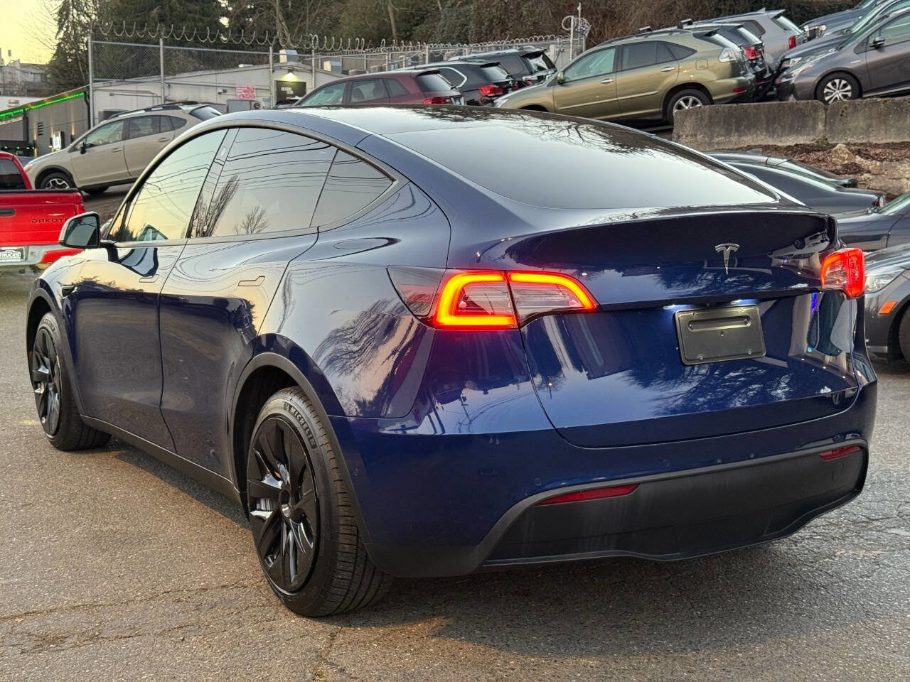 Used 2021 Tesla Model Y Long Range image 4