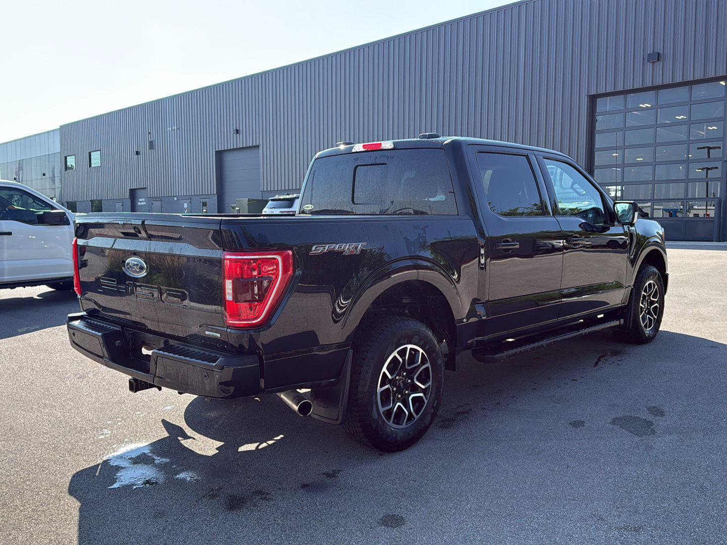 Used 2023 Ford F150 XLT AWD/4WD image 3