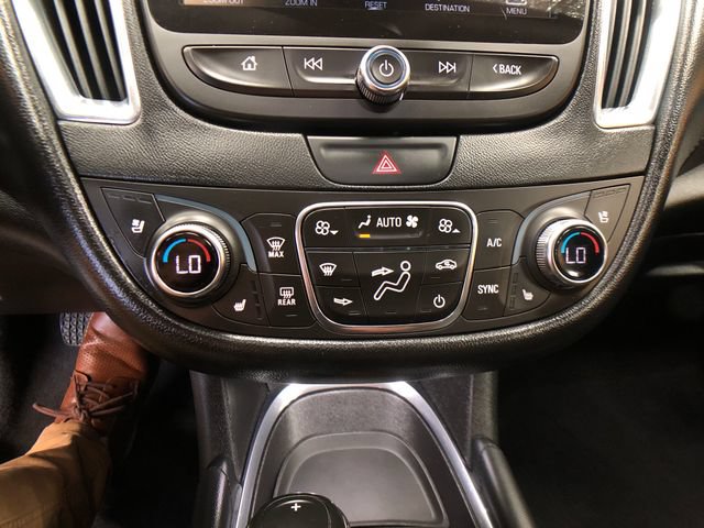 Used 2017 Chevrolet Malibu Premier w/ Premier Sun and Wheel Package FWD image 18