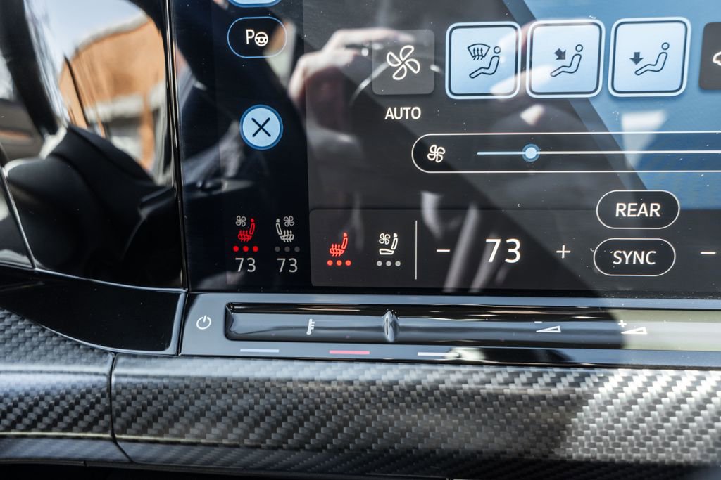 Used 2024 Volkswagen Golf R 4-Door image 10