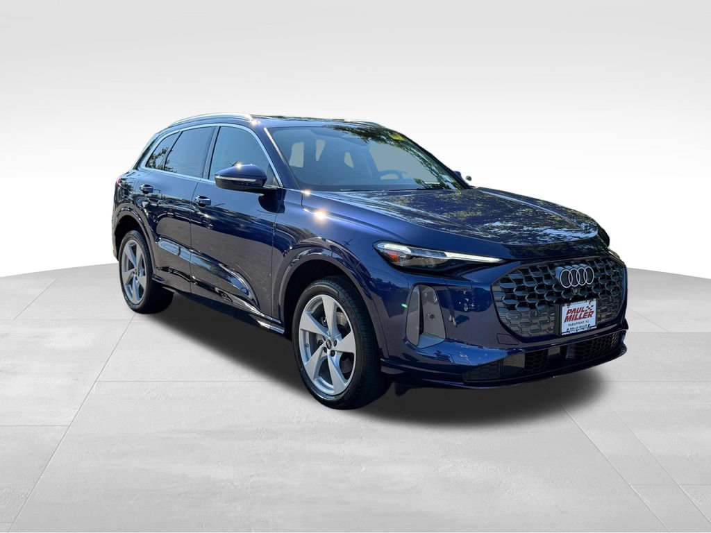 Used 2025 Audi Q5 Premium Plus w/ Premium Plus AWD/4WD image 3