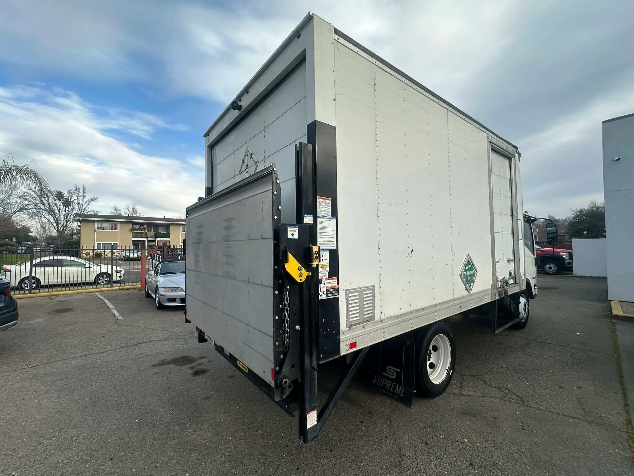 Used 2020 Isuzu NPR image 20