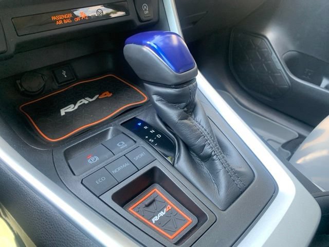 Used 2020 Toyota RAV4 XLE Premium FWD image 21