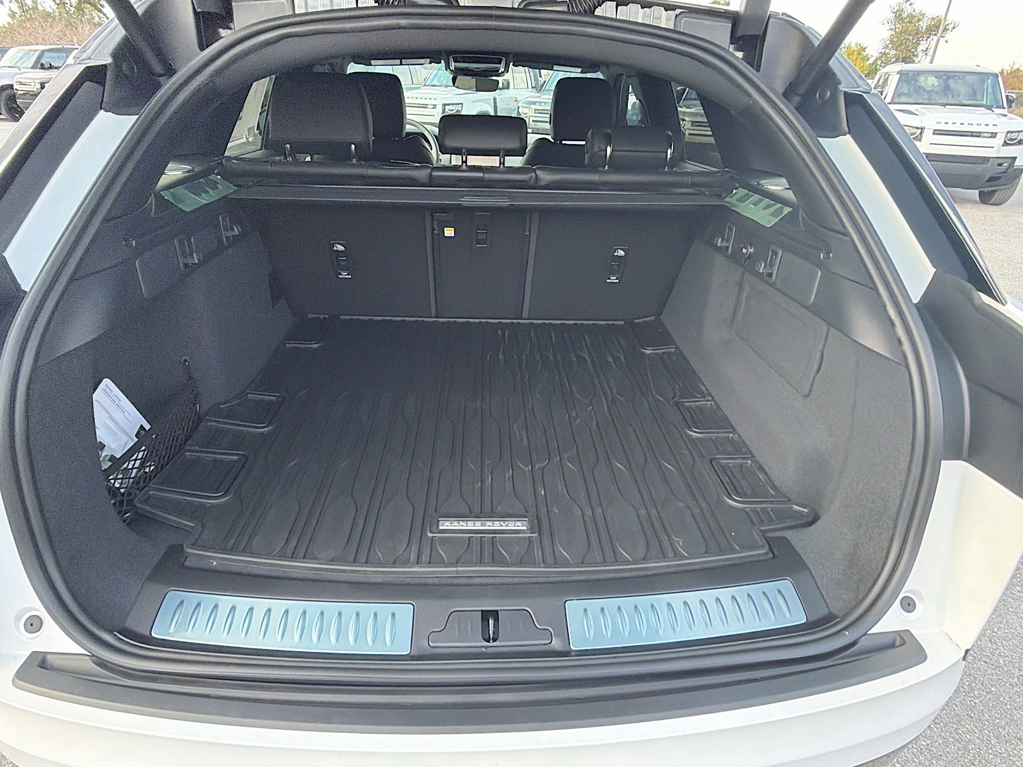 New 2026 Land Rover Range Rover Velar Dynamic SE image 12
