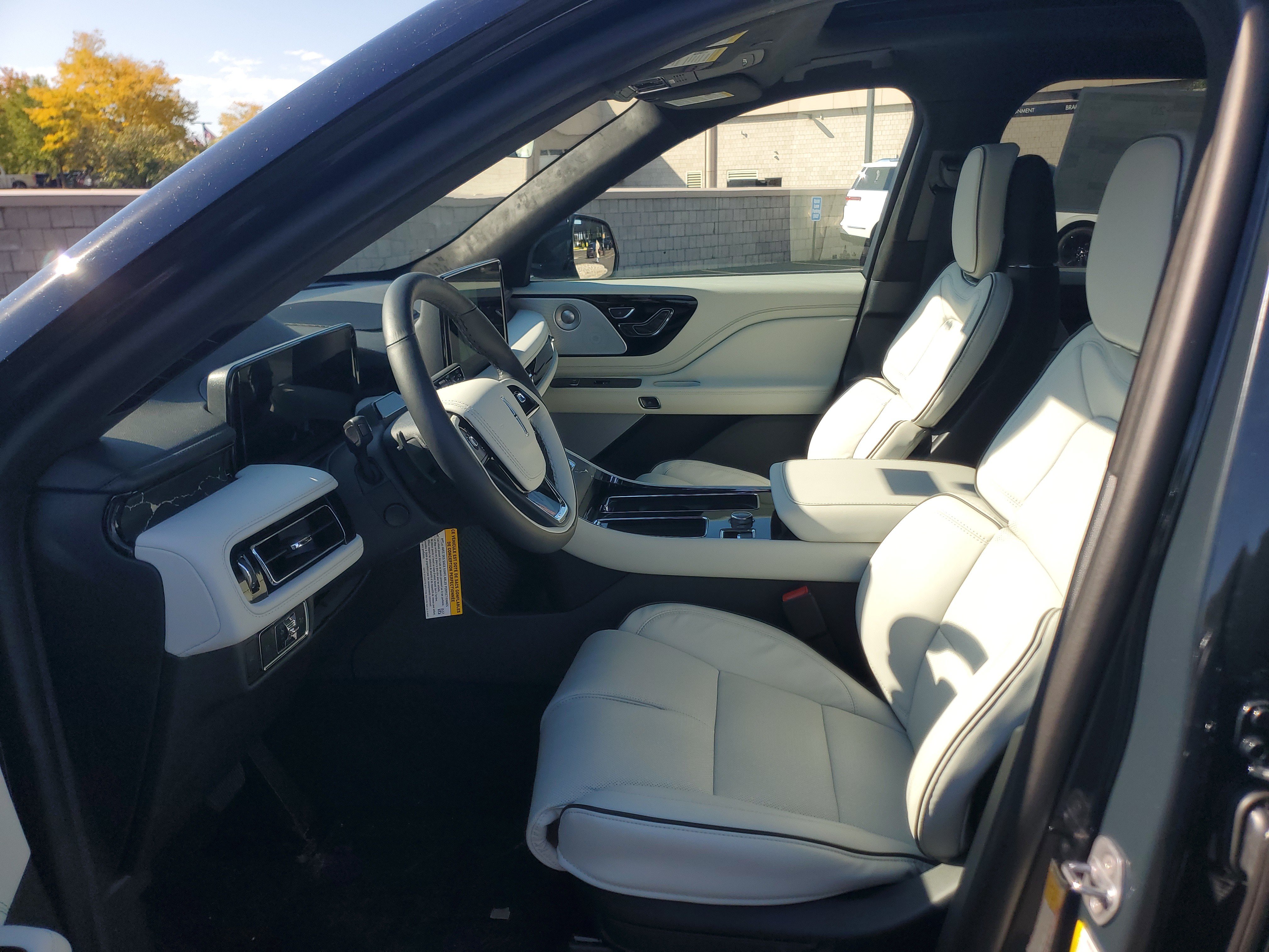 New 2027 Lincoln Aviator Black Label AWD/4WD image 11