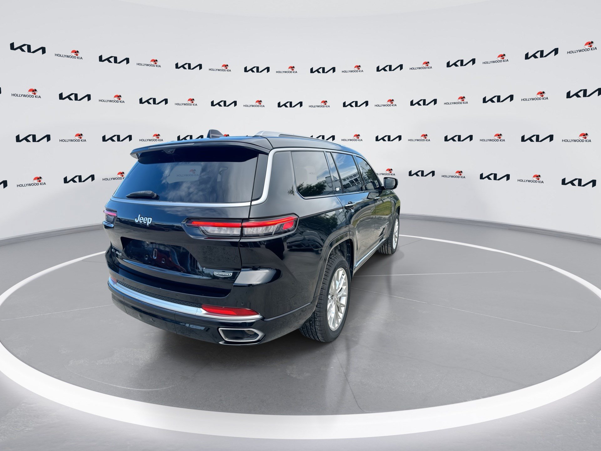 Used 2021 Jeep Grand Cherokee L Summit w/ Advanced Protech Group IV AWD/4WD image 8