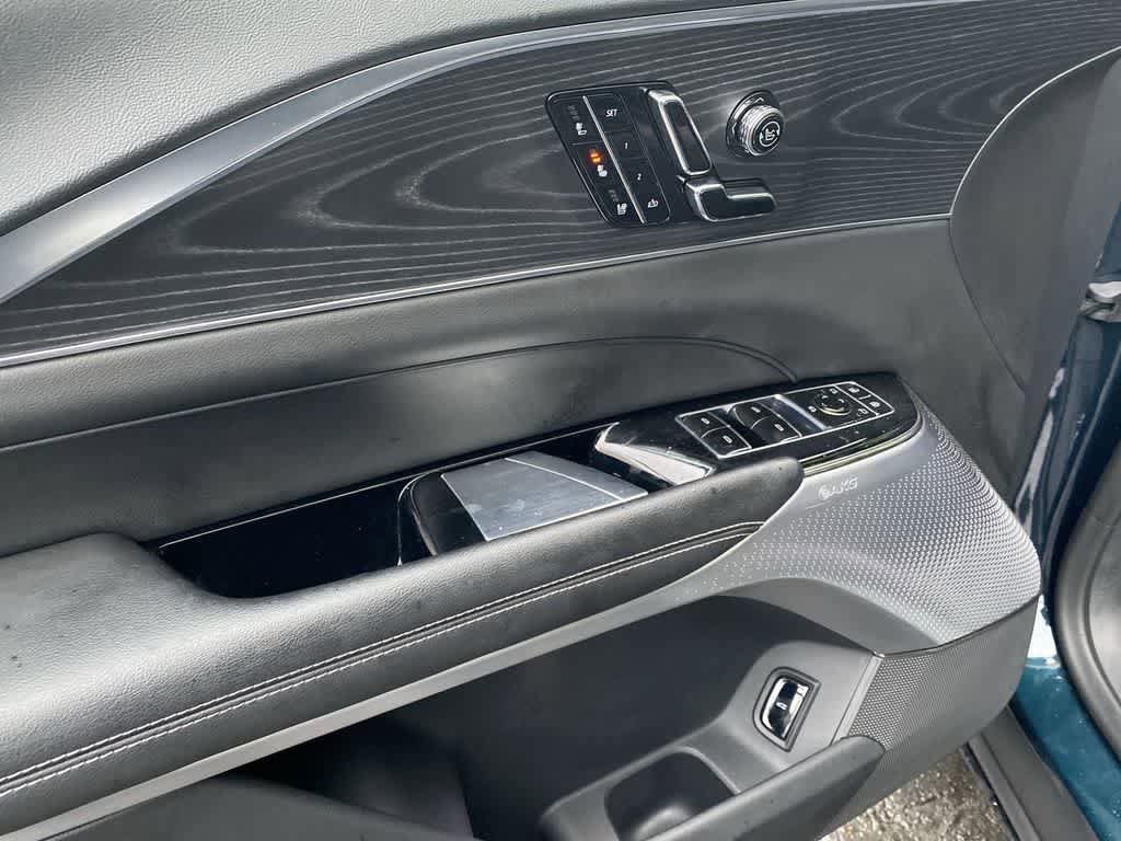 Certified 2025 Cadillac Lyriq Luxury image 15