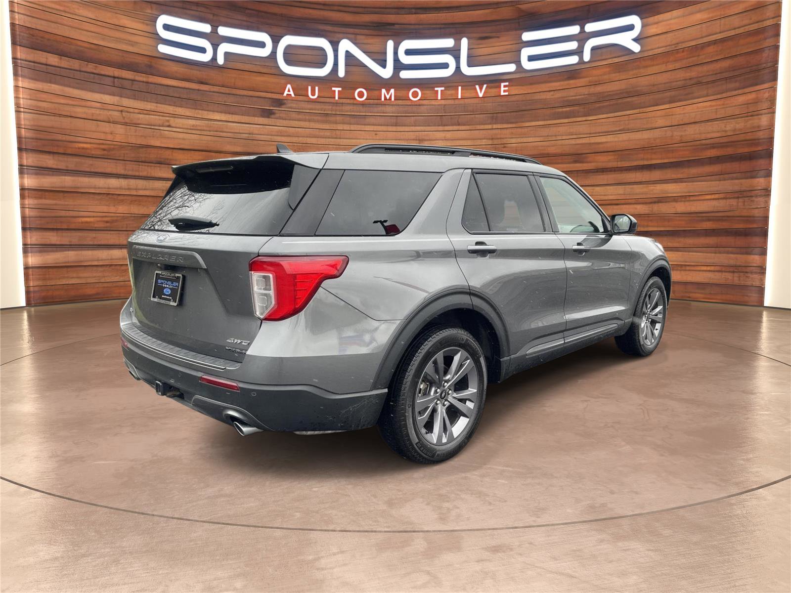 Used 2023 Ford Explorer XLT w/ Equipment Group 202A image 7