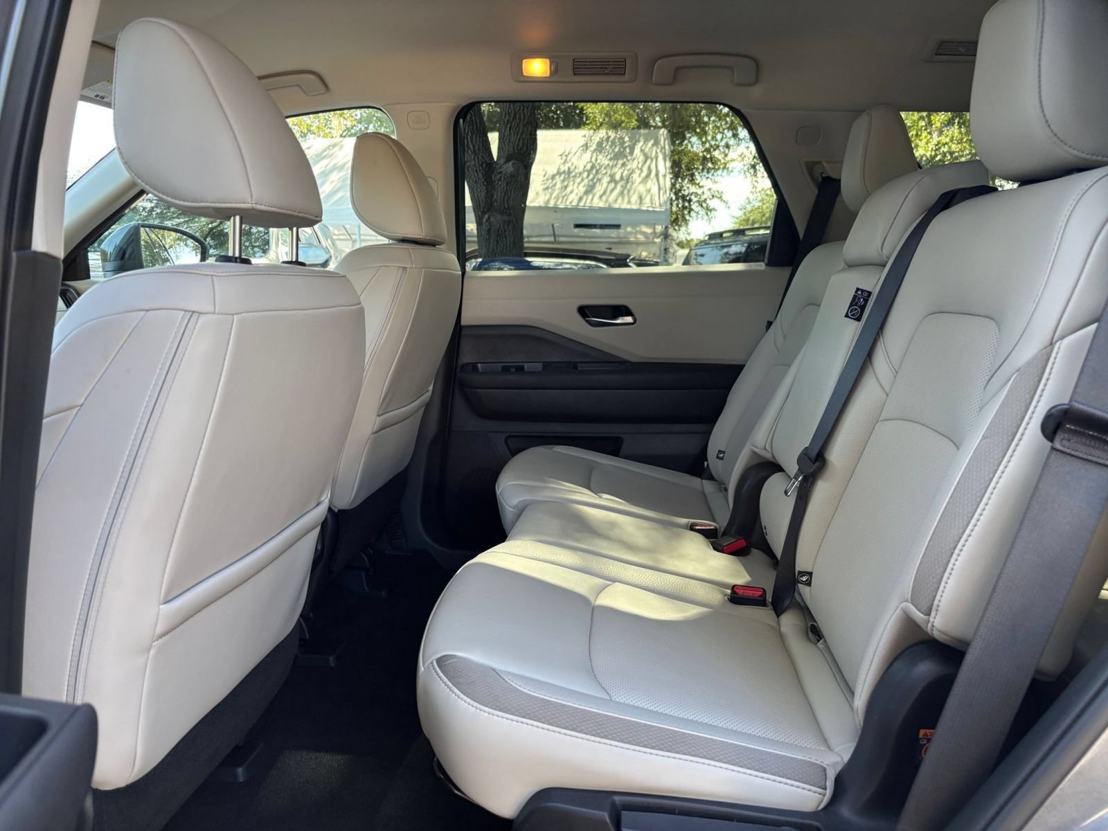 Used 2026 Nissan Pathfinder SL FWD image 27