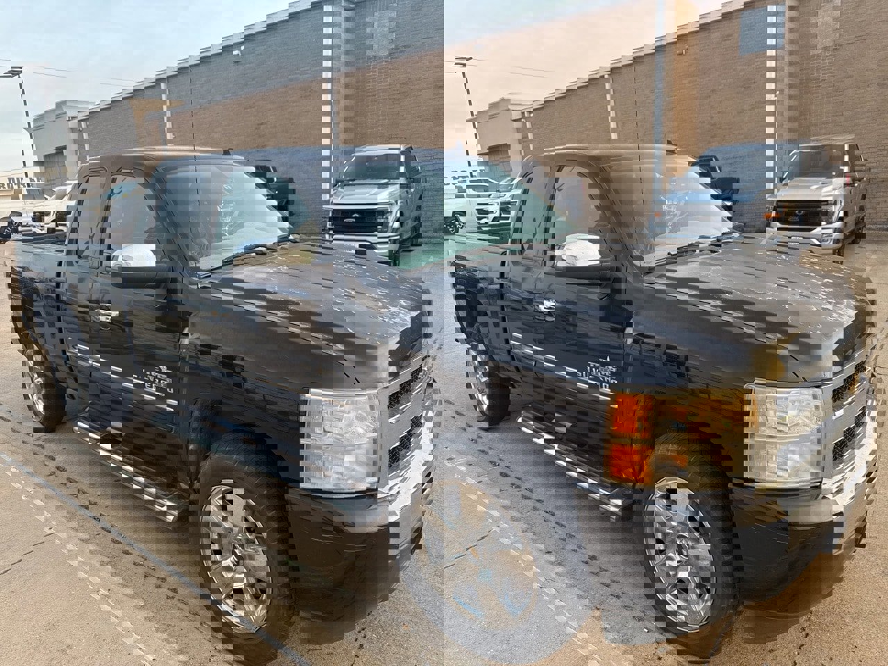 Used 2009 Chevrolet Silverado 1500 LT w/ Texas Edition image 3