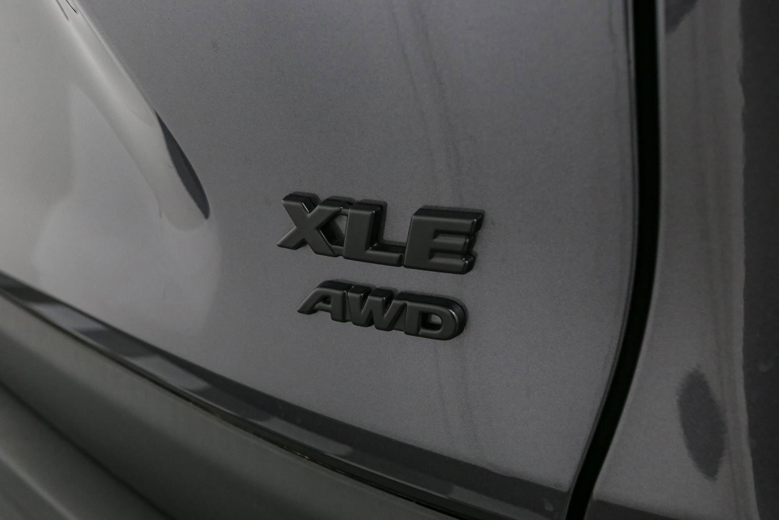 Used 2022 Toyota RAV4 XLE w/ XLE Grade Weather Package AWD/4WD image 11