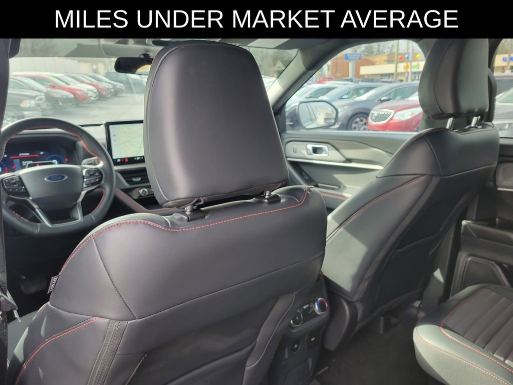 Used 2025 Ford Explorer ST-Line image 12