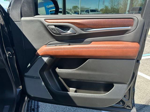 Used 2024 GMC Yukon Denali Ultimate AWD/4WD image 11