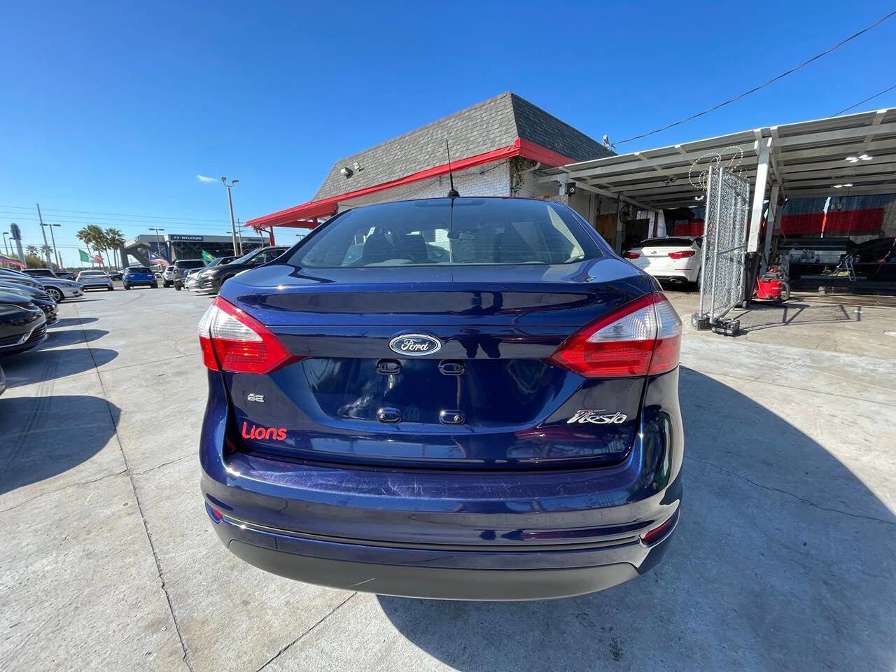 Used 2016 Ford Fiesta SE image 5