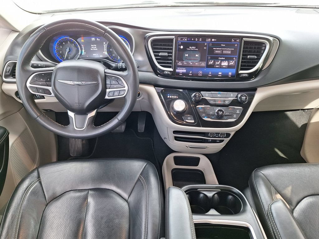 Used 2022 Chrysler Pacifica Touring-L FWD image 14