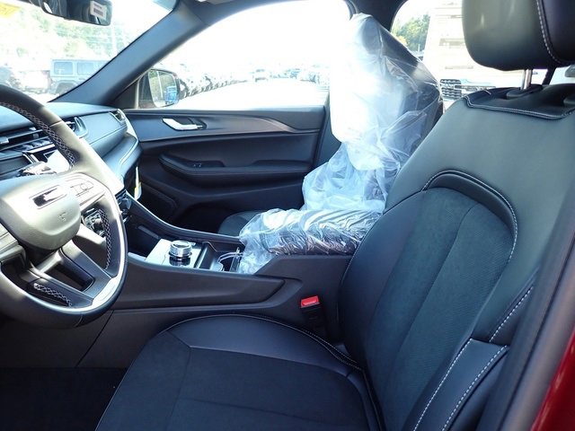 New 2025 Jeep Grand Cherokee L Altitude image 12