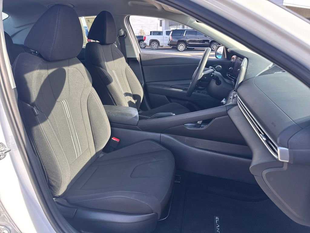 Used 2024 Hyundai Elantra SEL image 12