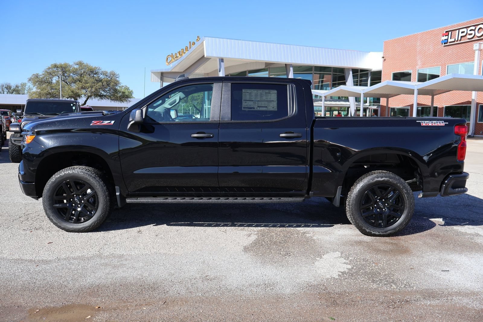 Used 2025 Chevrolet Silverado 1500 Custom Trail Boss AWD/4WD image 2
