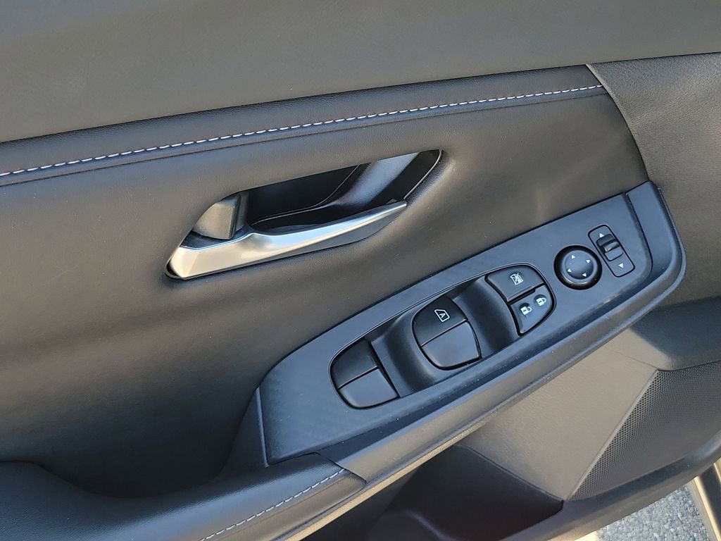 Used 2022 Nissan Sentra SV w/ All-Weather Package FWD image 16