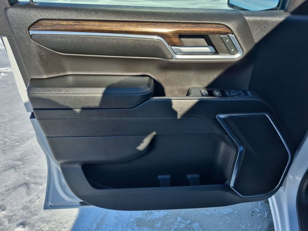 Used 2024 GMC Sierra 1500 SLE image 10